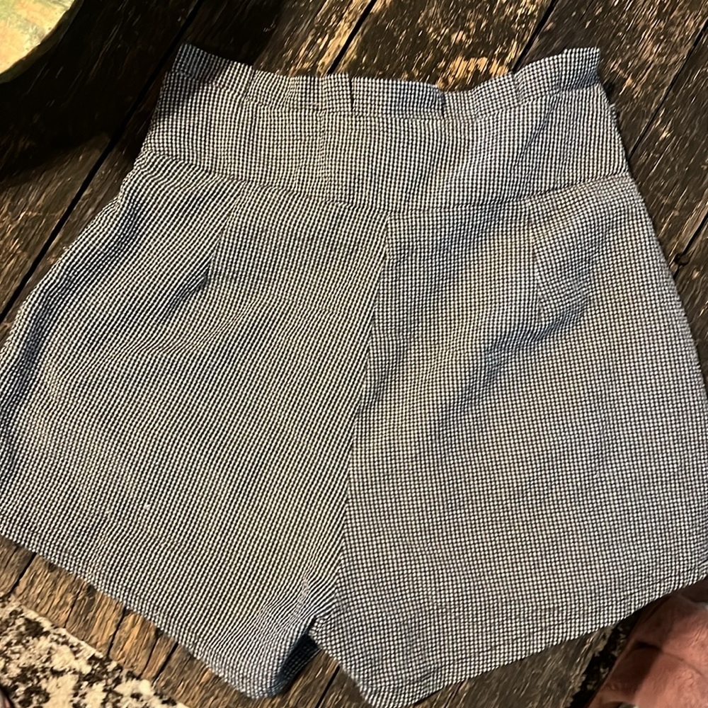 Shorts - Picture 6 of 7